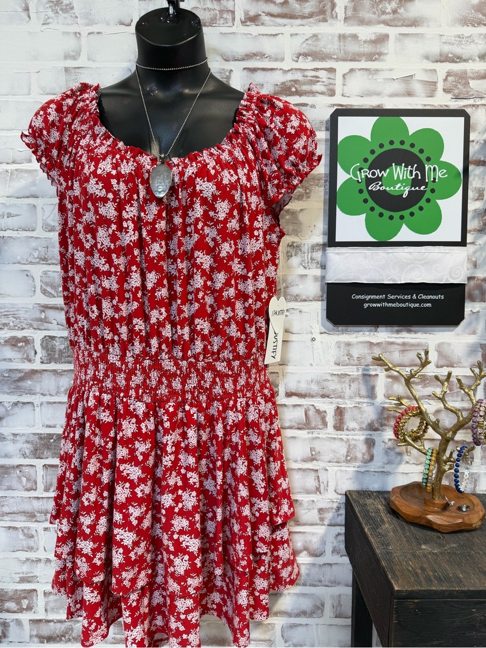 J for Justify Red and White Floral Smocked Waist shorts romper 2X